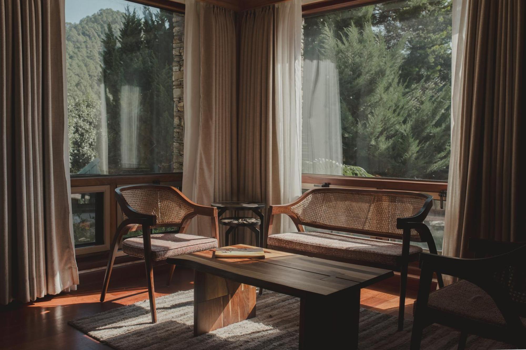 Brij Atmanya Bhowali, Nainital, A Luxury Mountain Escape ภายนอก รูปภาพ