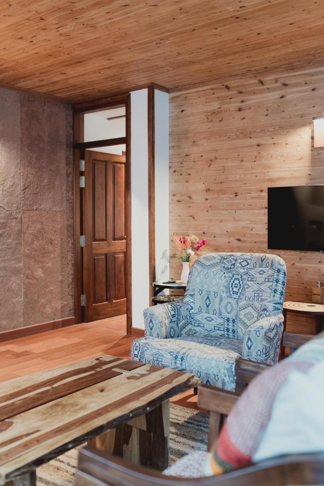Brij Atmanya Bhowali, Nainital, A Luxury Mountain Escape ภายนอก รูปภาพ